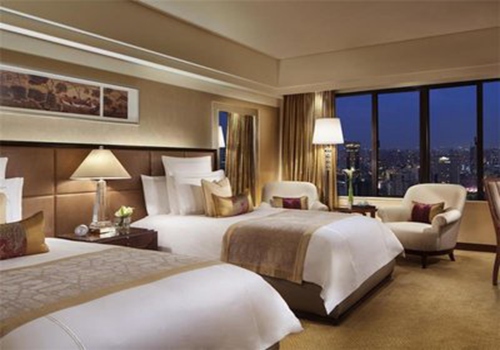 亚朵上市背后，中高端酒店的想象空间有多大？